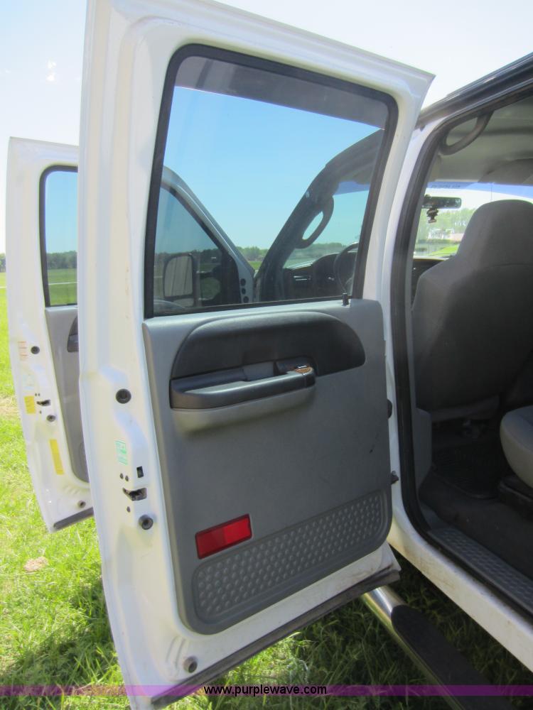 image for item C5462 2006 Ford F550 XLT super duty utility truck