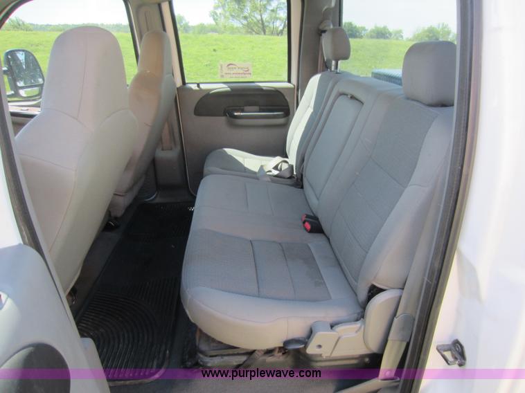 image for item C5462 2006 Ford F550 XLT super duty utility truck