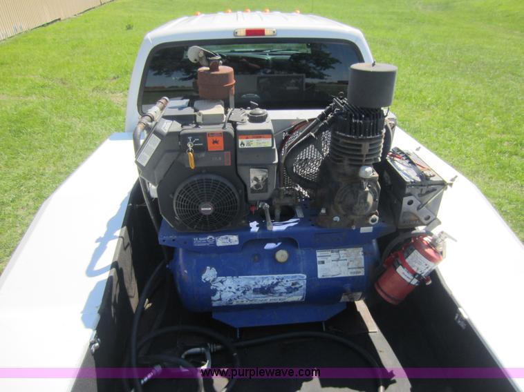 image for item C5462 2006 Ford F550 XLT super duty utility truck