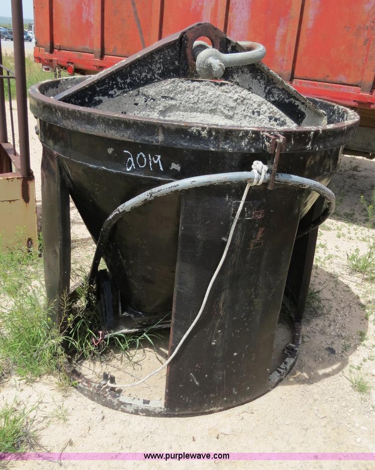 Garbro concrete hopper in Canadian, TX Item C9687 sold Purple Wave