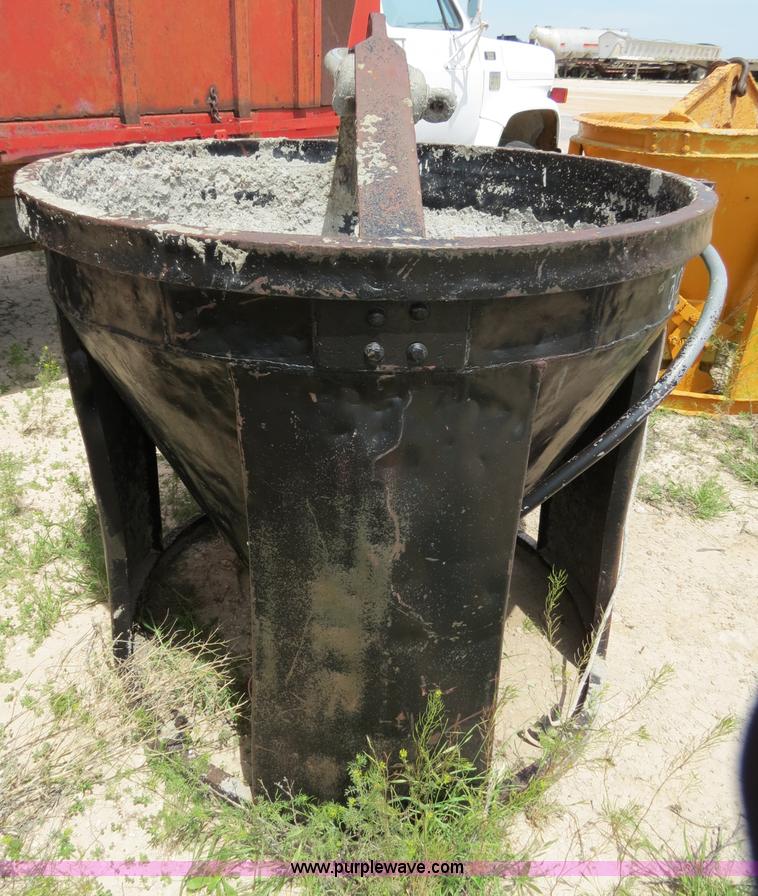 Garbro concrete hopper in Canadian, TX Item C9687 sold Purple Wave