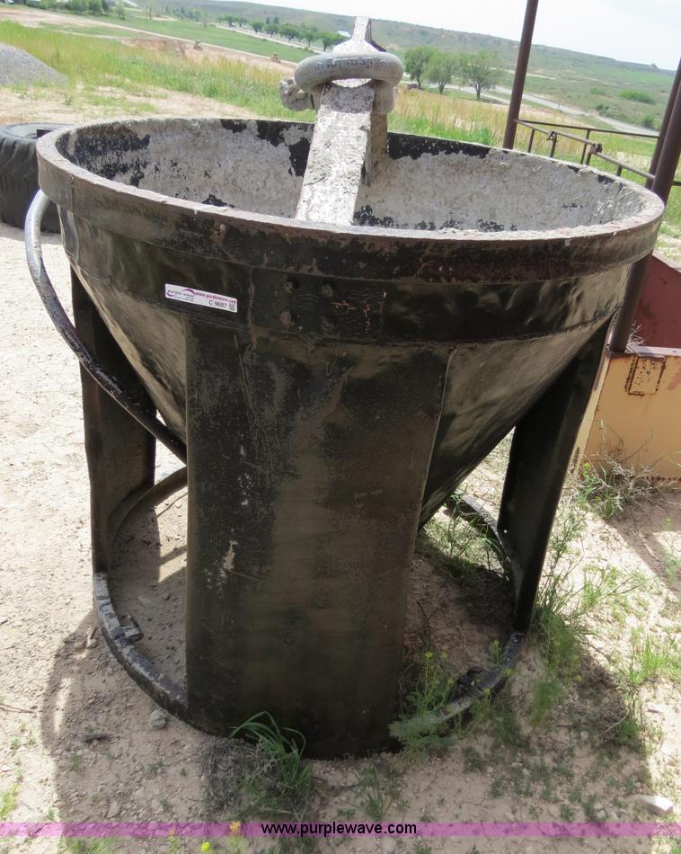 Garbro concrete hopper in Canadian, TX Item C9687 sold Purple Wave