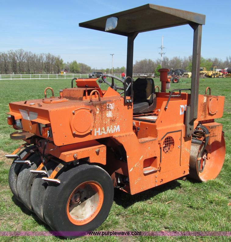 image for item D3182 Hamm DV3K vibratory roller