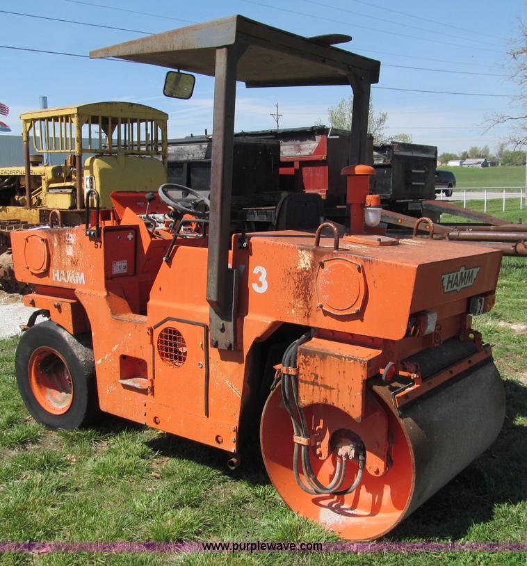 image for item D3182 Hamm DV3K vibratory roller