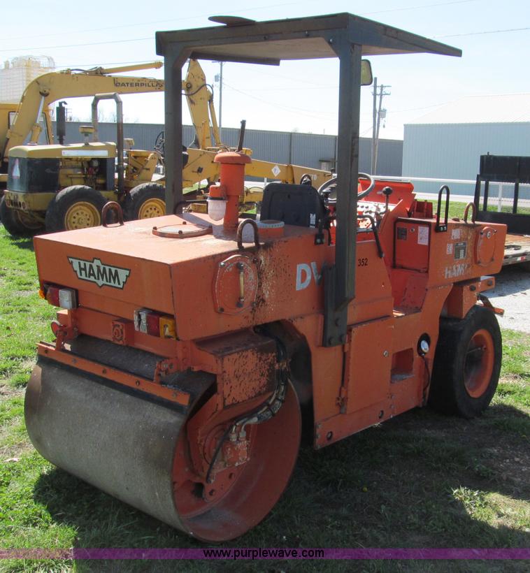 image for item D3182 Hamm DV3K vibratory roller