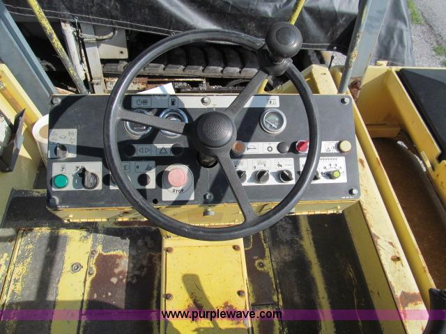 image for item D3185 Bomag BW161AD vibratory roller