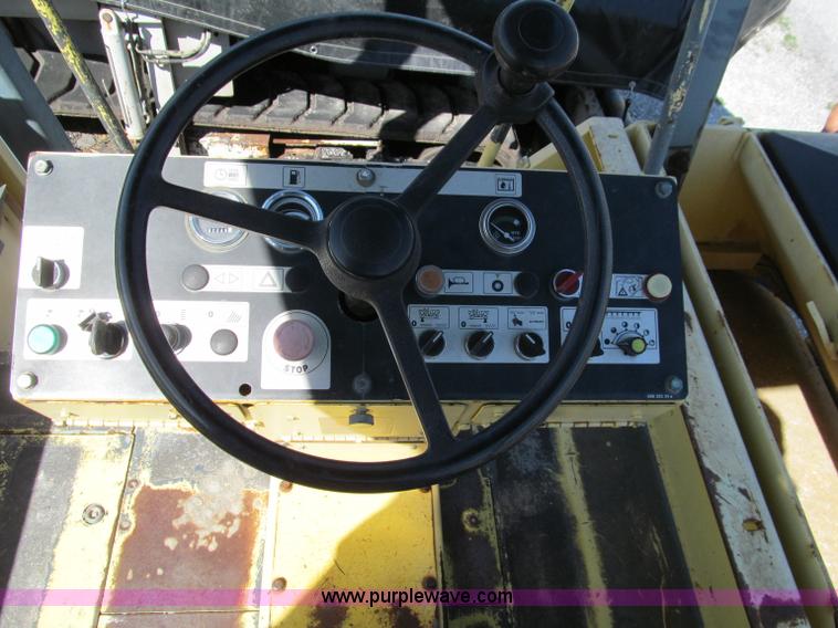 image for item D3185 Bomag BW161AD vibratory roller