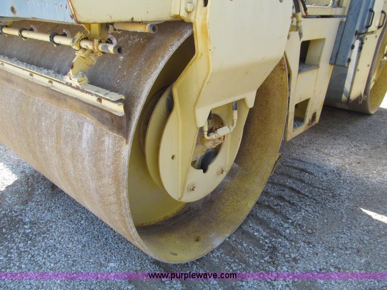 image for item D3185 Bomag BW161AD vibratory roller