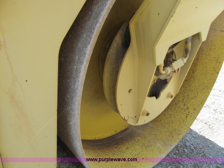 image for item D3185 Bomag BW161AD vibratory roller