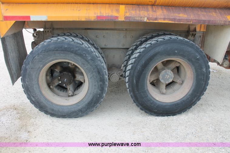 image for item D4012 1988 Mack Econodyne water truck