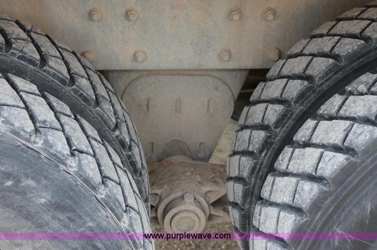 image for item D4012 1988 Mack Econodyne water truck