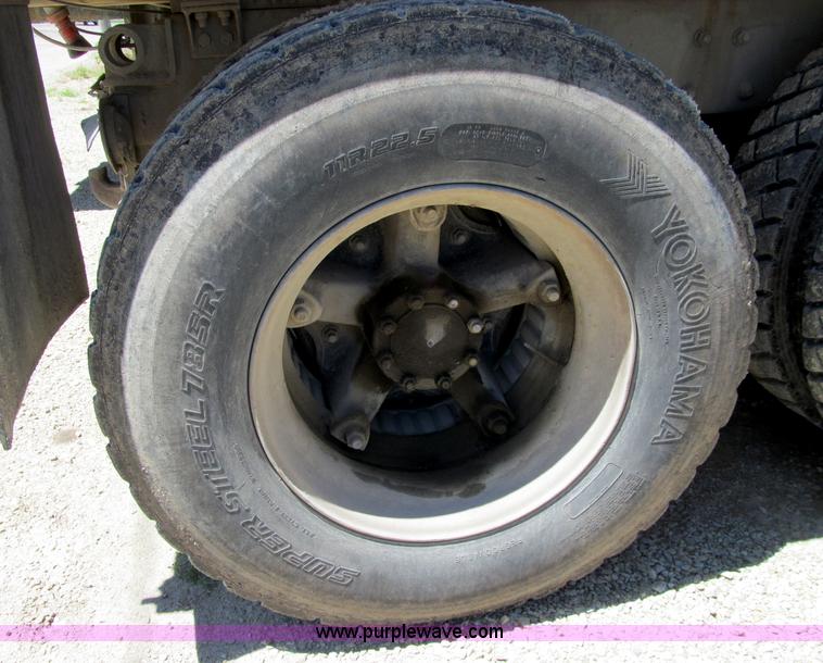 image for item D4012 1988 Mack Econodyne water truck