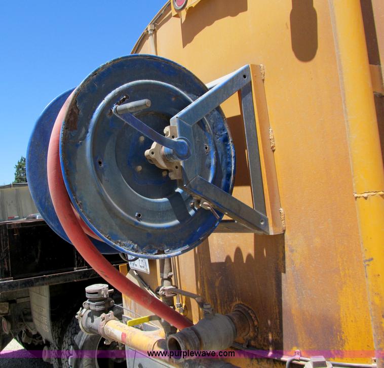 image for item D4012 1988 Mack Econodyne water truck