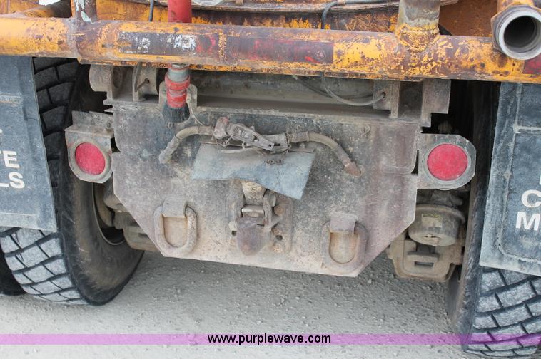 image for item D4012 1988 Mack Econodyne water truck