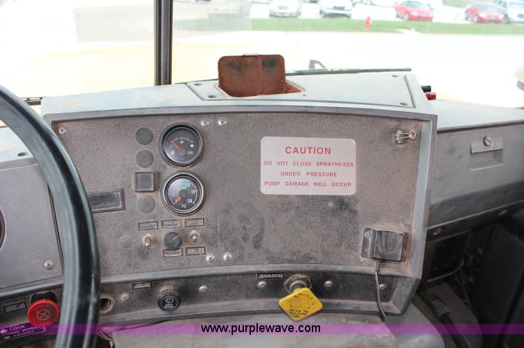 image for item D4012 1988 Mack Econodyne water truck