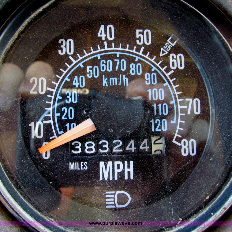 image for item D4012 1988 Mack Econodyne water truck