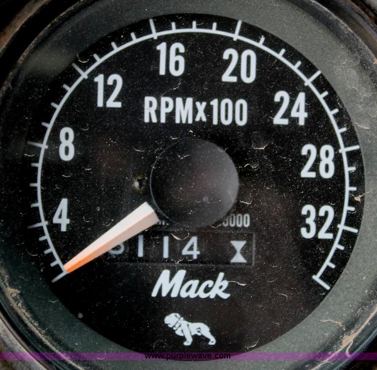 image for item D4012 1988 Mack Econodyne water truck