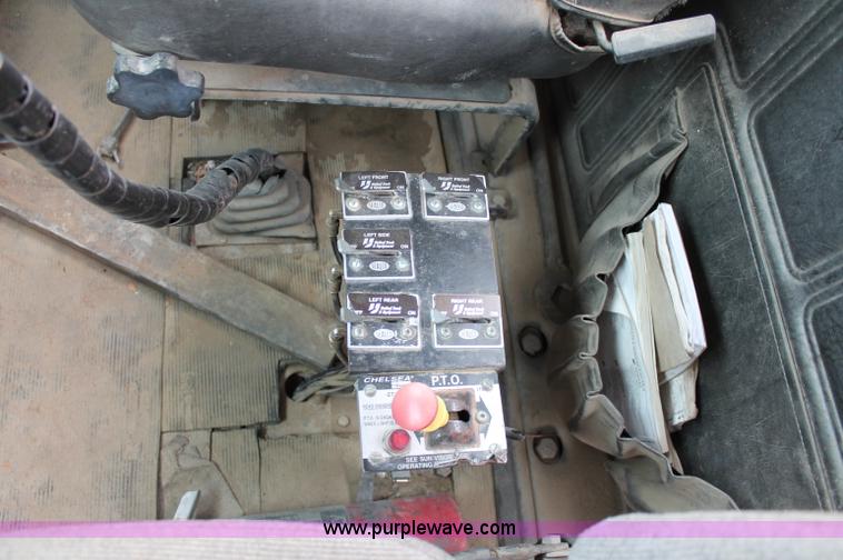 image for item D4012 1988 Mack Econodyne water truck