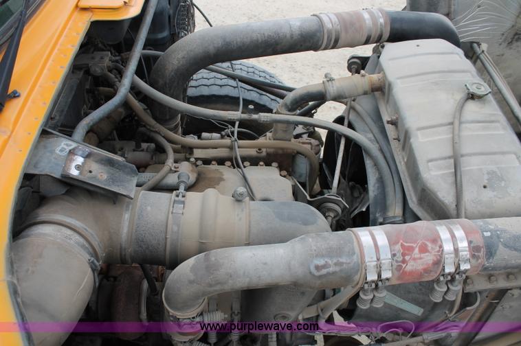 image for item D4012 1988 Mack Econodyne water truck