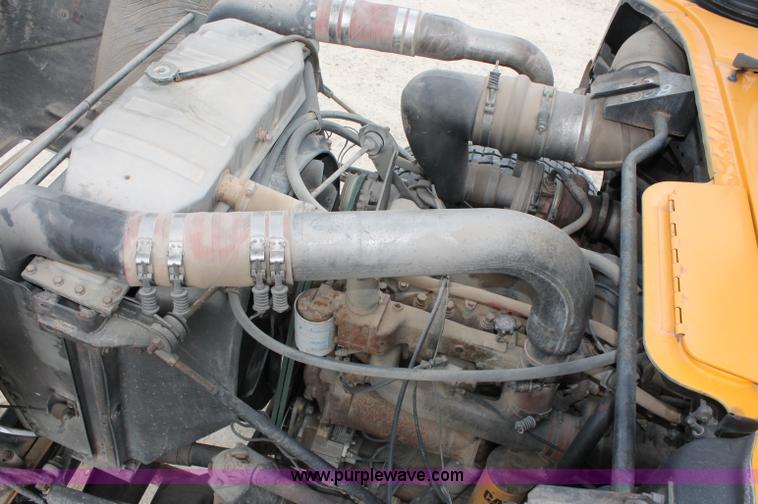 image for item D4012 1988 Mack Econodyne water truck