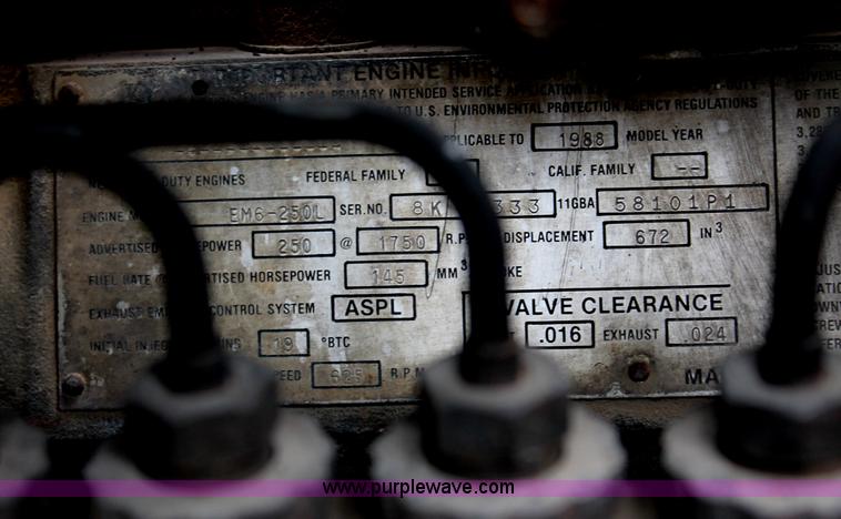 image for item D4012 1988 Mack Econodyne water truck