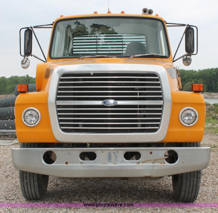 image for item D4013 1984 Ford 8000 Flatbed Dump Truck