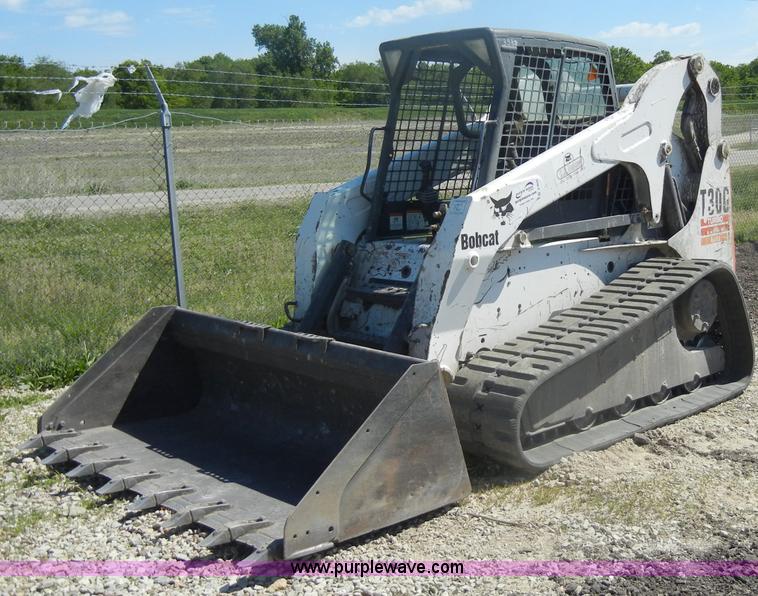image for item D4020 2006 Bobcat T300 Turbo tracked skid steer