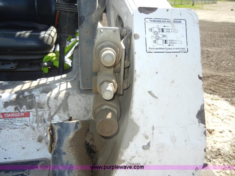 image for item D4020 2006 Bobcat T300 Turbo tracked skid steer