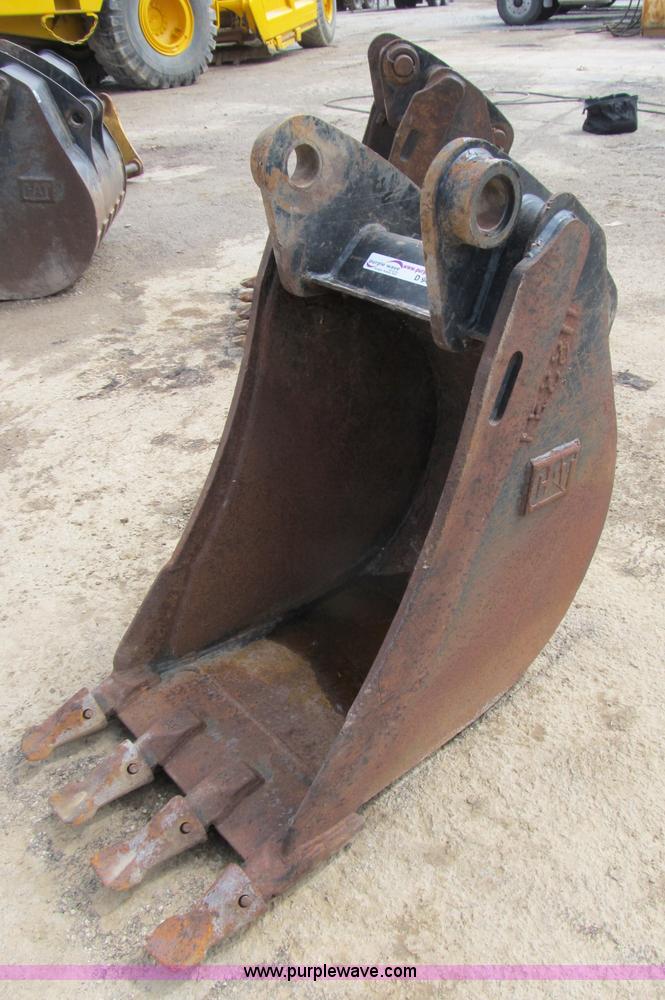 image for item D9443 Caterpillar 18" backhoe bucket