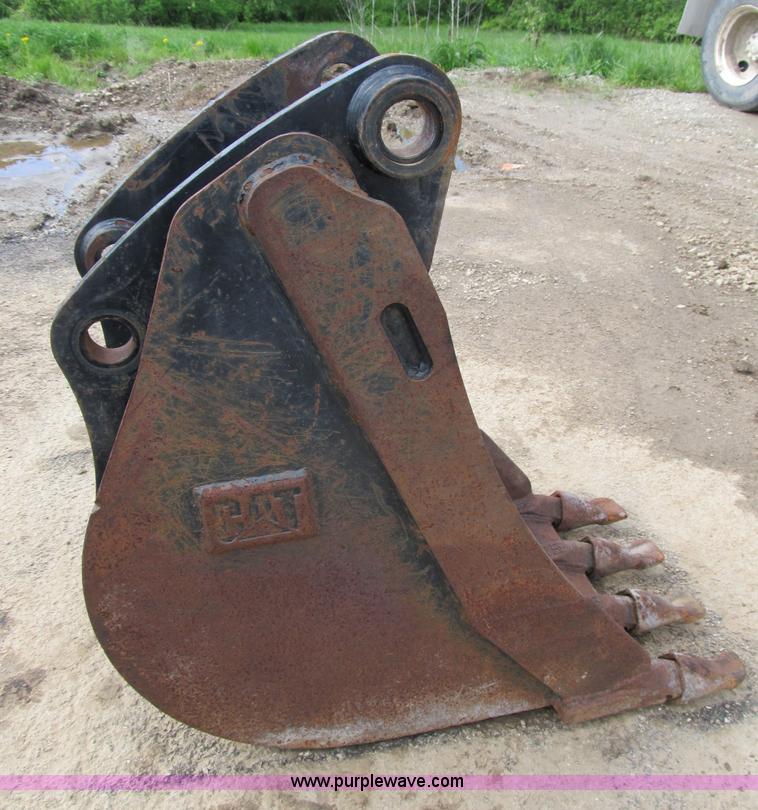 image for item D9443 Caterpillar 18" backhoe bucket