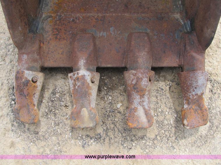 image for item D9443 Caterpillar 18" backhoe bucket