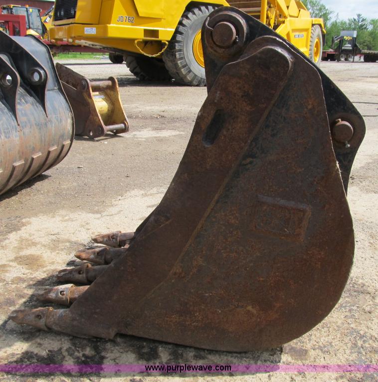 image for item D9444 Caterpillar 24" backhoe bucket