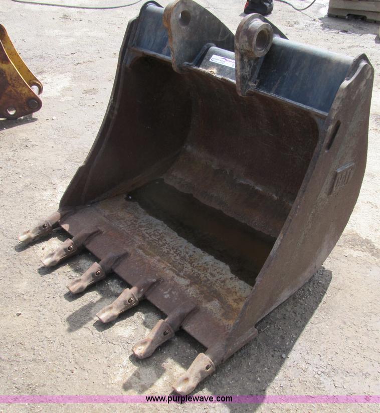 image for item D9445 Caterpillar 36" backhoe bucket