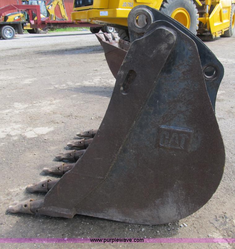 image for item D9445 Caterpillar 36" backhoe bucket