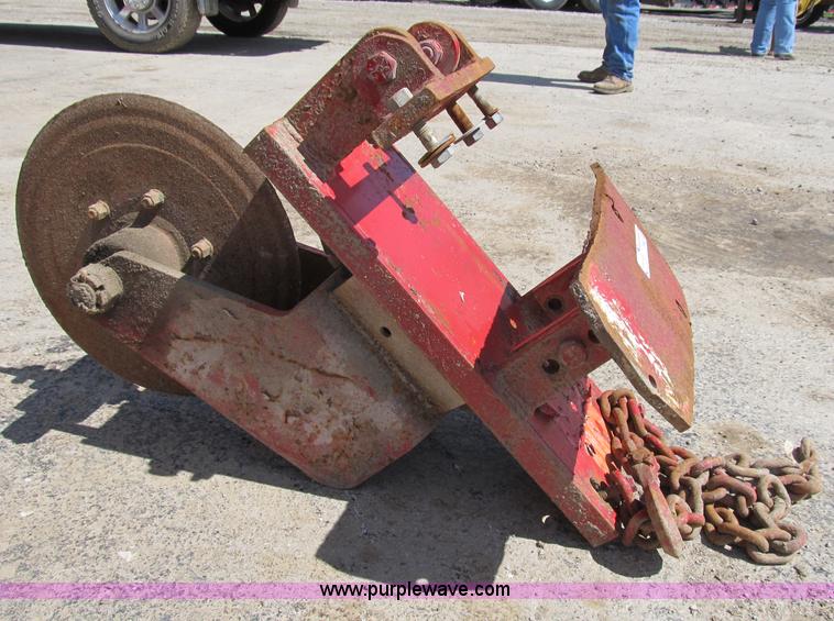 image for item D9447 18" clamp on asphalt cutter