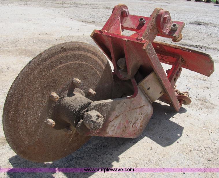 image for item D9447 18" clamp on asphalt cutter