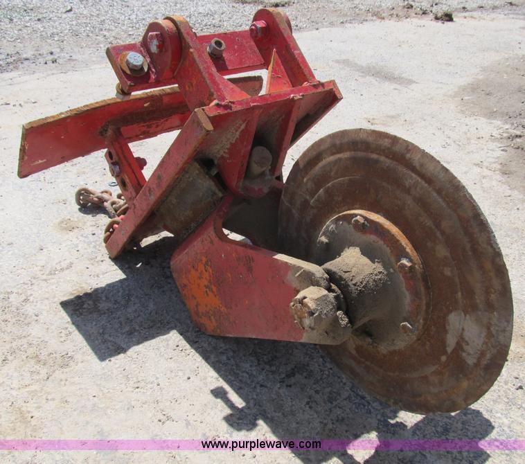 image for item D9447 18" clamp on asphalt cutter