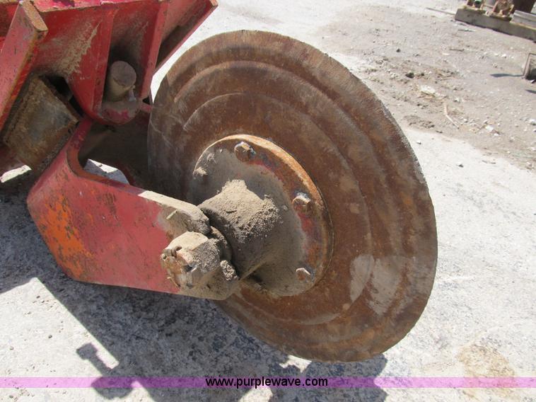 image for item D9447 18" clamp on asphalt cutter
