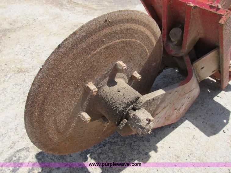 image for item D9447 18" clamp on asphalt cutter