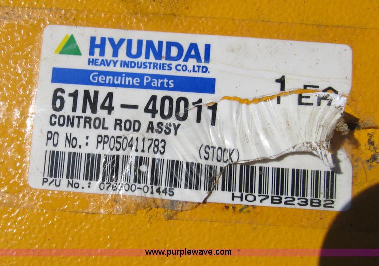 image for item D9449 Hyundai 61N4-40011 control rod assembly for bucket linkage