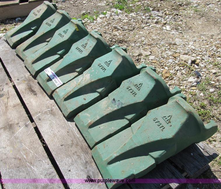 image for item D9450 (7) Hendricksen 57SYL bucket teeth