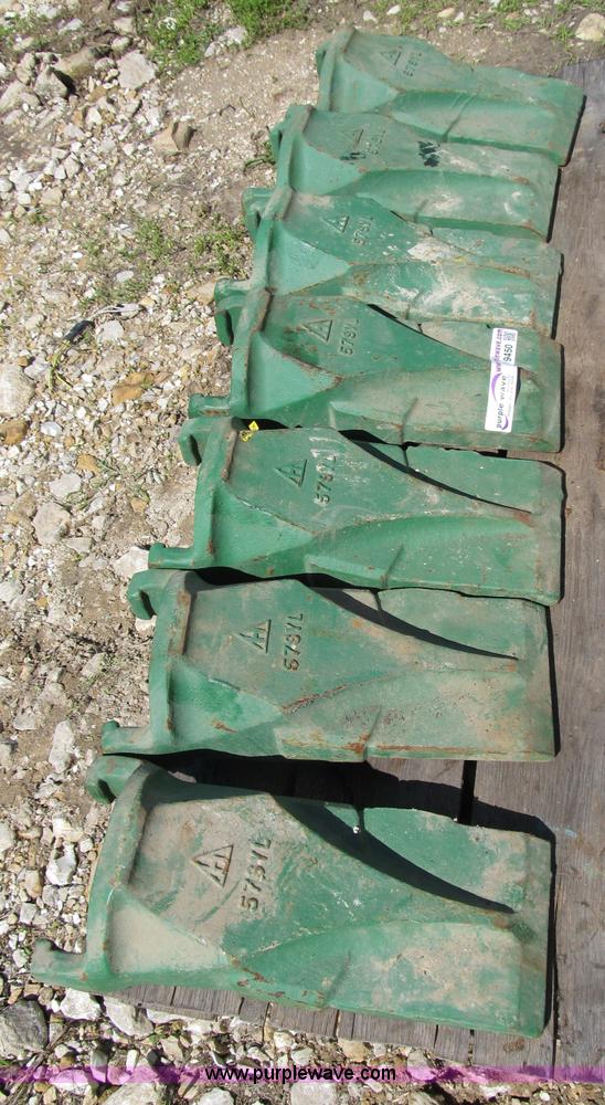 image for item D9450 (7) Hendricksen 57SYL bucket teeth