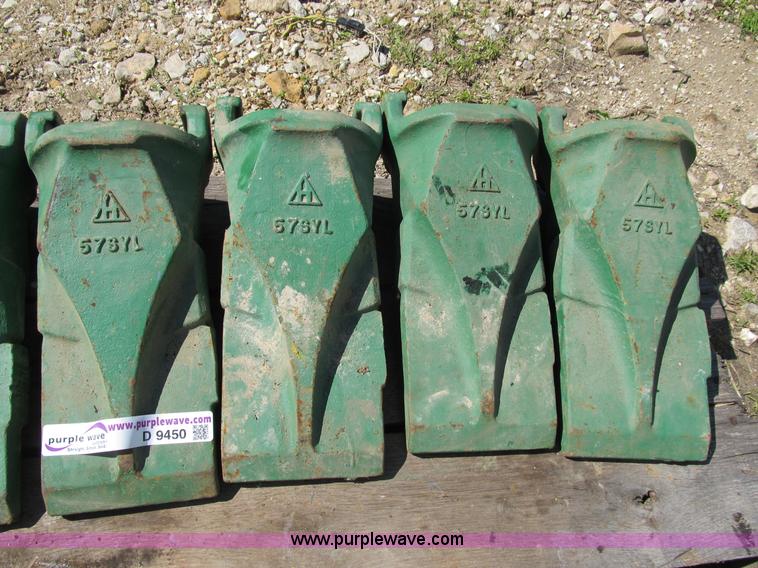 image for item D9450 (7) Hendricksen 57SYL bucket teeth