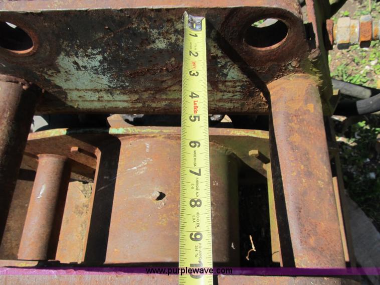 image for item D9452 Hydraulic vibratory plate compactor