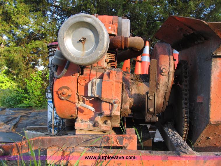 image for item D9457 Etnyre asphalt curb machine