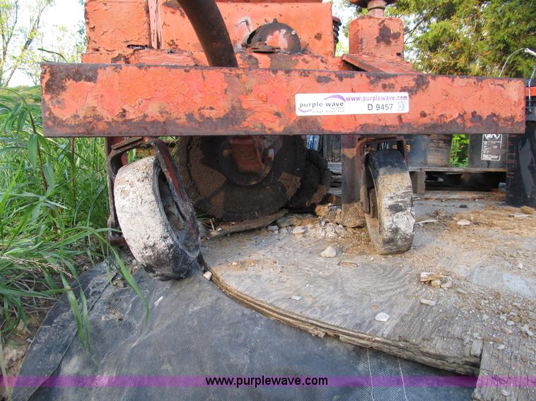 image for item D9457 Etnyre asphalt curb machine