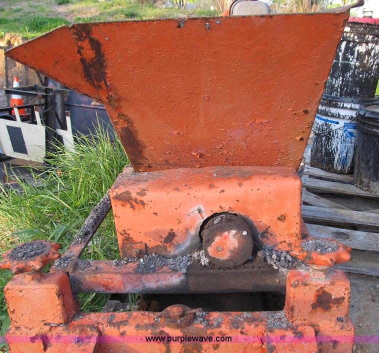 image for item D9457 Etnyre asphalt curb machine