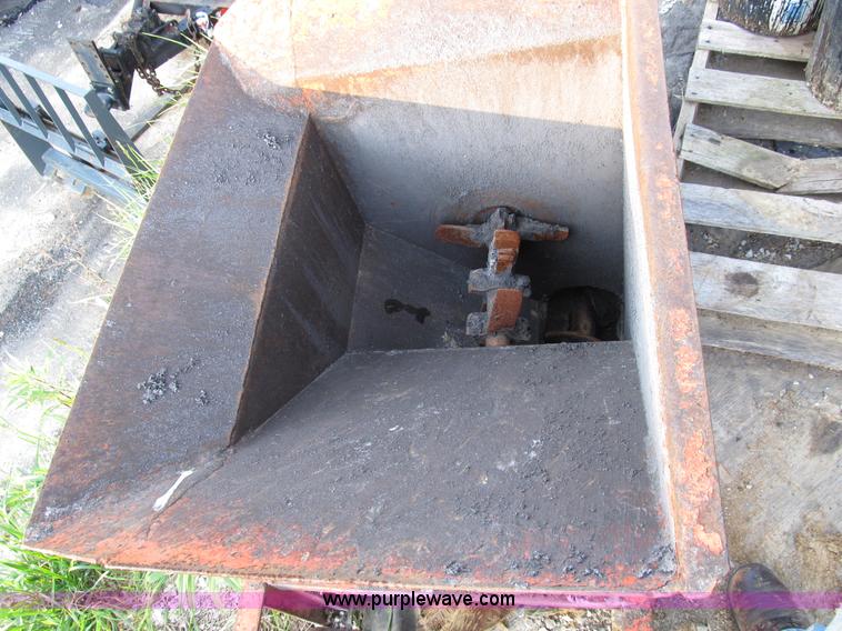 image for item D9457 Etnyre asphalt curb machine