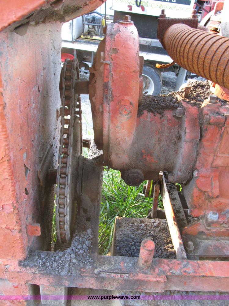 image for item D9457 Etnyre asphalt curb machine