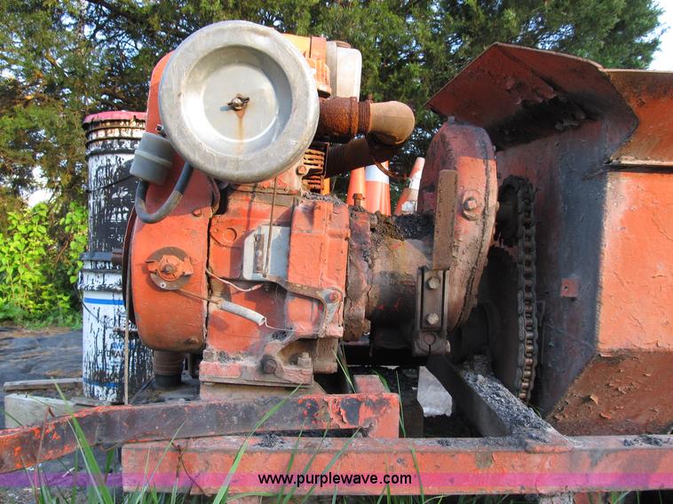 image for item D9457 Etnyre asphalt curb machine